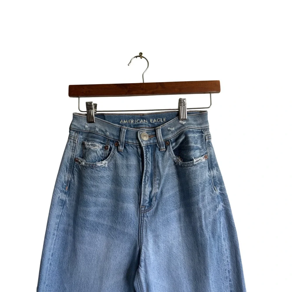American Eagle Baggy Jeans High Waisted Distressed Denim Light Wash‎ Size 0